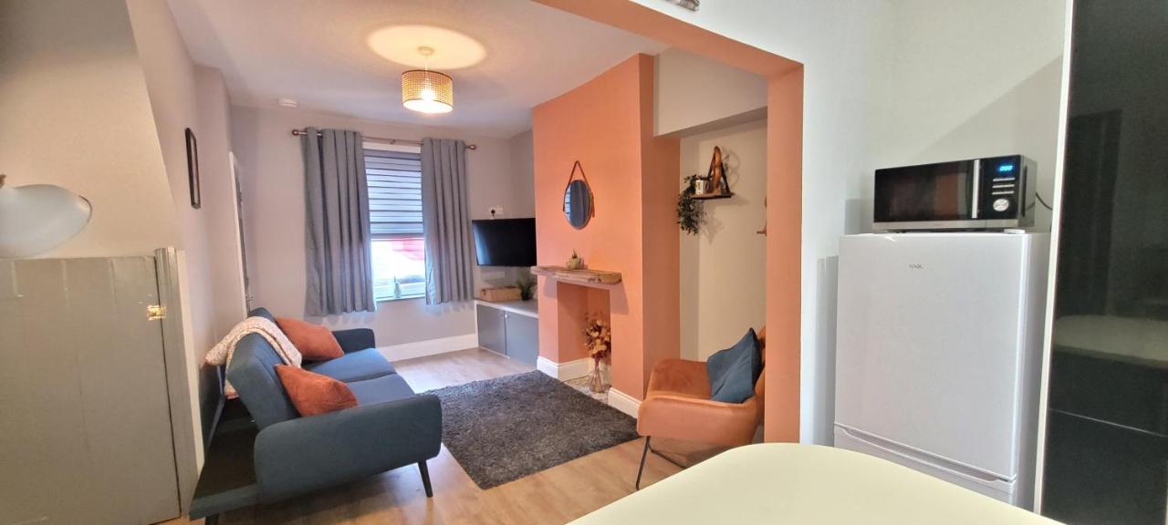 Sutherland St - 2 Bed Home With Free Parking Γιορκ Εξωτερικό φωτογραφία